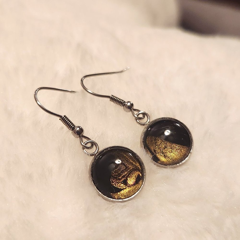 NEW Handmade Black and Gold Acrylic Swirl Drop Earrings - Picture 1 of 3